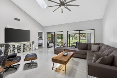 /international/us/11894-donlin-drive-wellington-fl-110107440085/