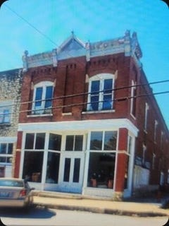 /international/us/103-s-main-street-galena-mo-110103984702/