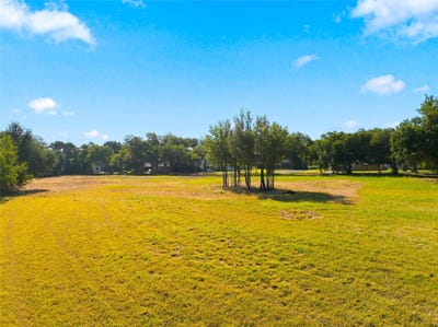 /international/us/305-n-avenue-q-clifton-tx-110110366898/