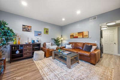 /international/us/158-maegan-thousand-oaks-ca-110108918213/