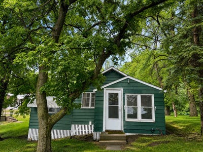 /international/us/21-n-beaver-lake-road-new-richland-mn-110108848780/