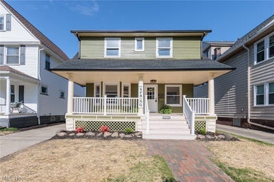 /international/us/1272-warren-road-lakewood-oh-110107852196/