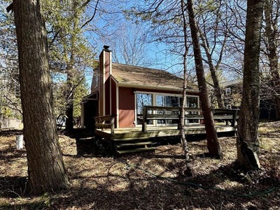 /international/us/4667-n-lakeshore-drive-mears-mi-110107700354/