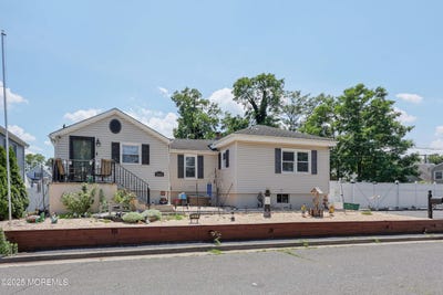 /international/us/264-linden-avenue-north-middletown-nj-110100503668/