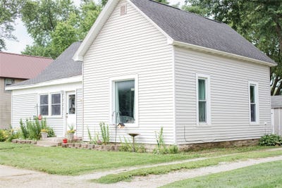 /international/us/325-n-chestnut-avenue-earlham-ia-110101089401/