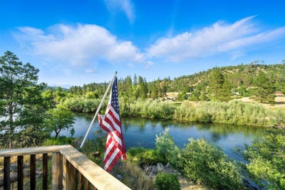 /international/us/61-chief-george-lewiston-ca-110101004592/