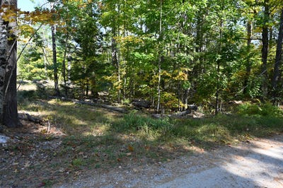 /international/us/411-middle-road-standish-me-110120465436/