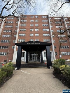 /international/us/39-39th-street-paterson-nj-110107001019/