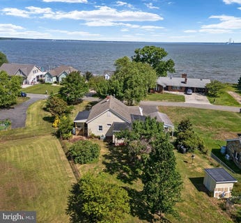 /international/us/3304-riverview-drive-colonial-beach-va-110108613795/