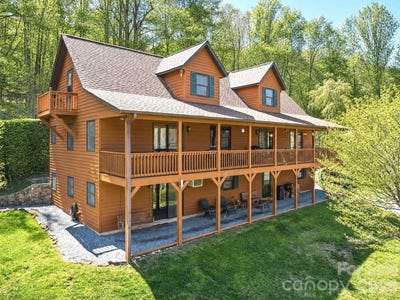 /international/us/89-stump-lane-maggie-valley-nc-110108438156/