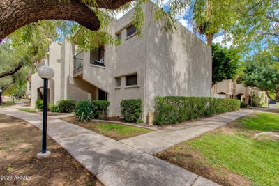 /international/us/8225-n-central-avenue-phoenix-az-110102519952/