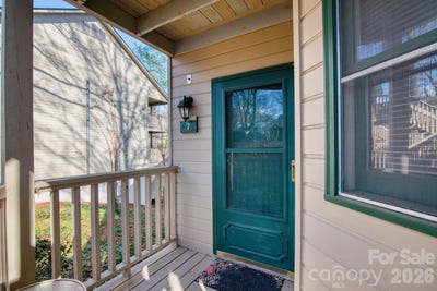 /international/us/160-whitney-boulevard-lake-lure-nc-110103811479/
