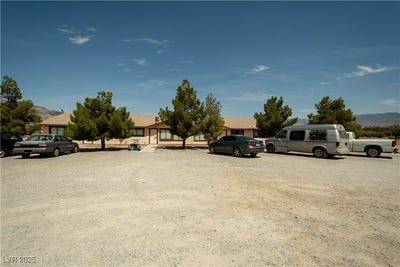/international/us/2120-mcmurray-drive-pahrump-nv-110102945335/