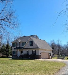/international/us/11133-hannah-jane-drive-handy-twp-mi-110106379003/