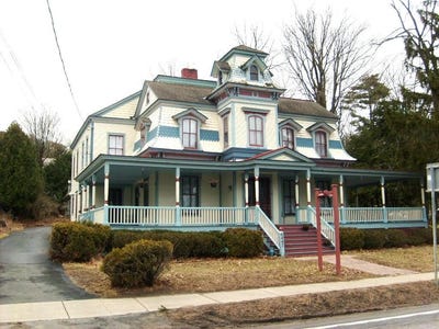 /international/us/6447-main-street-westport-ny-110107306899/