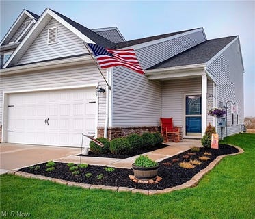 /international/us/435-honeycrisp-drive-ne-louisville-oh-110106784446/