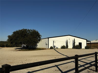 /international/us/1212-packing-house-road-graham-tx-110120637929/