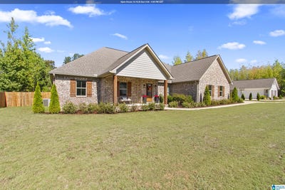 /international/us/11869-meadowview-drive-northport-al-110120497276/