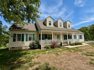 /international/us/443-grace-johnson-rd-kents-store-va-110107802591/
