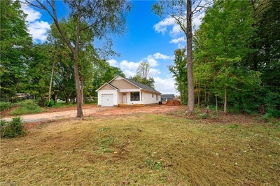 /international/us/104-roseman-lane-statesville-nc-110119961461/
