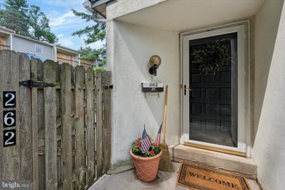 /international/us/262-green-briar-court-newtown-square-pa-110100563302/