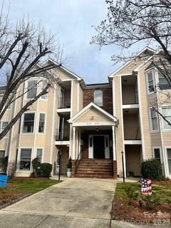 /international/us/10244-rose-meadow-lane-charlotte-nc-110105043194/