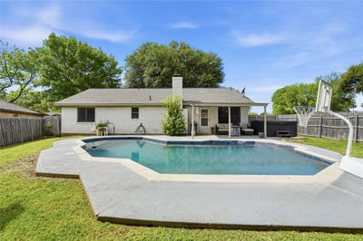 /international/us/1701-tobie-layne-street-benbrook-tx-110108348528/