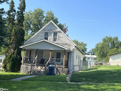 /international/us/1722-1st-avenue-n-denison-ia-110101218250/