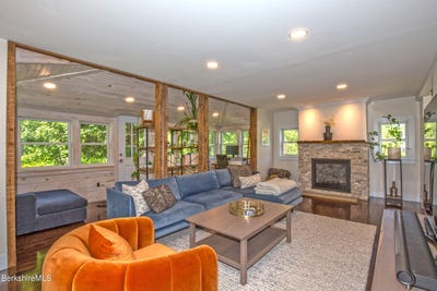 /international/us/298-park-st-great-barrington-ma-110108656505/