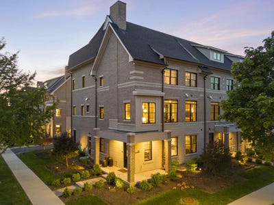 /international/us/111-n-columbia-street-naperville-il-110108957690/