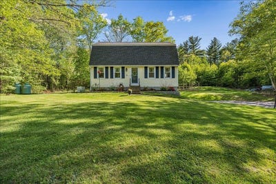/international/us/14-maplewood-drive-londonderry-nh-110108492039/