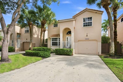 /international/us/10830-nw-12th-pl-plantation-fl-110110372811/