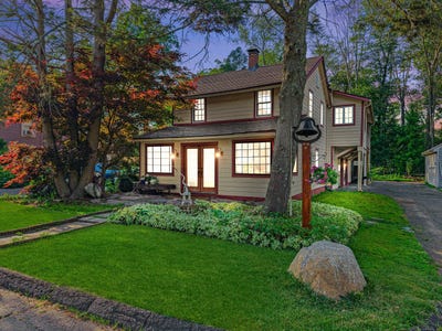 /international/us/7-sears-place-east-hampton-ct-110101423064/