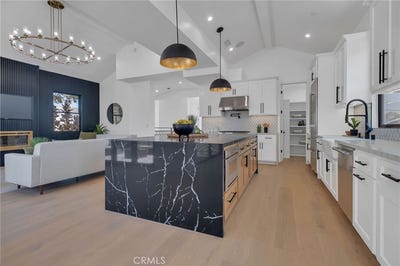 /international/us/520-n-lucia-redondo-beach-ca-110119548688/