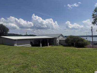 /international/us/42-meadowlark-lane-eddyville-ky-110108355533/