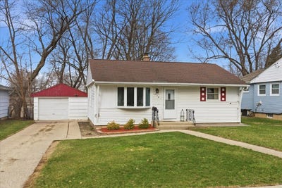 /international/us/270-ridge-avenue-crystal-lake-il-110107315680/