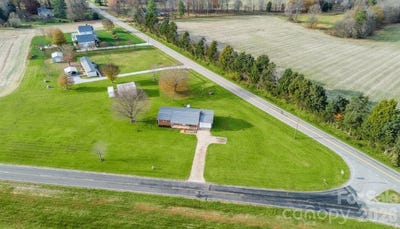 /international/us/2890-hobson-road-cleveland-nc-110109887846/