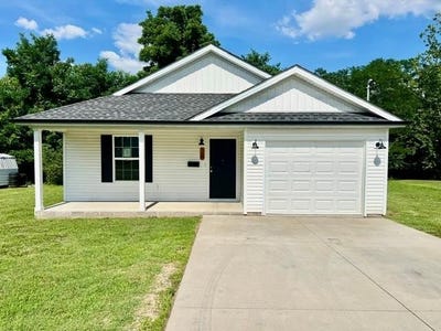 /international/us/790-s-franklin-st-madisonville-ky-110108576078/