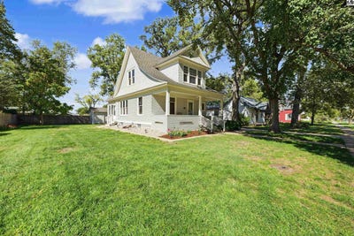/international/us/717-n-main-st-lindsborg-ks-110120136616/