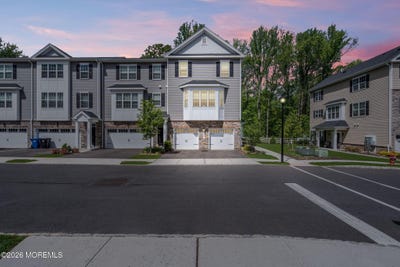 /international/us/107-arose-lane-middletown-nj-110107847993/