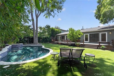 /international/us/13047-dickens-street-studio-city-ca-110108538917/