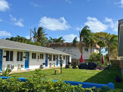 /international/us/1958-liberty-street-hollywood-fl-110108338905/
