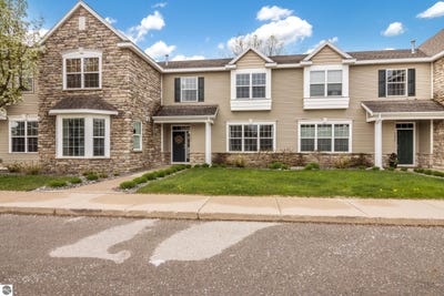 /international/us/3247-wexford-drive-traverse-city-mi-110105982160/
