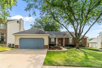 /international/us/830-oakmoor-drive-fenton-mn-110101255061/?lang=en