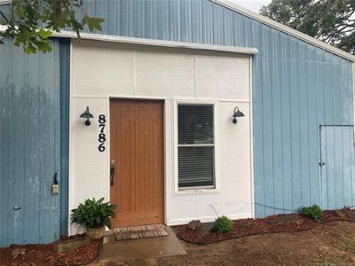 /international/us/8786-coconut-lane-henryetta-ok-110108379937/