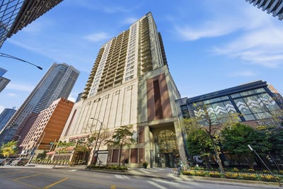 /international/us/630-n-state-street-chicago-il-110120770723/