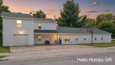 /international/us/415-grand-rapids-street-middleville-mi-110110331838/
