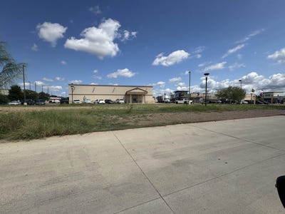 /international/us/7518-mcpherson-rd-laredo-tx-110102522704/