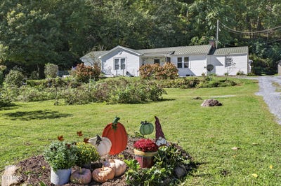 /international/us/821-s-beaver-dam-avenue-damascus-va-110120153544/