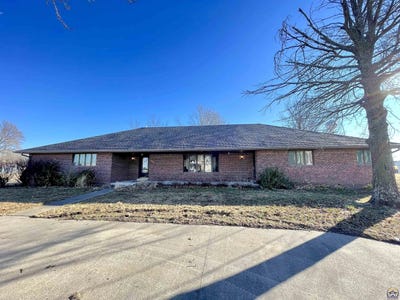 /international/us/406-noble-ave-belvue-ks-110105315325/